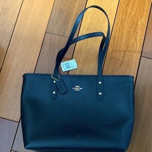 New with Tag Coach City Zip Tote